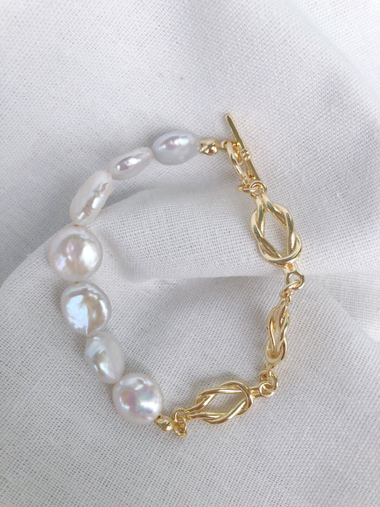 Golden Mistissi Coin Baroque Pearl Bracelet