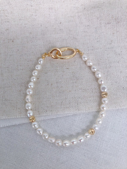 Golden Mistissi Baroque Pearl Bracelet