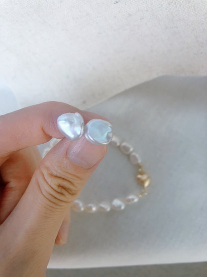 Petale de Mistissi – Pearl Stud Earring