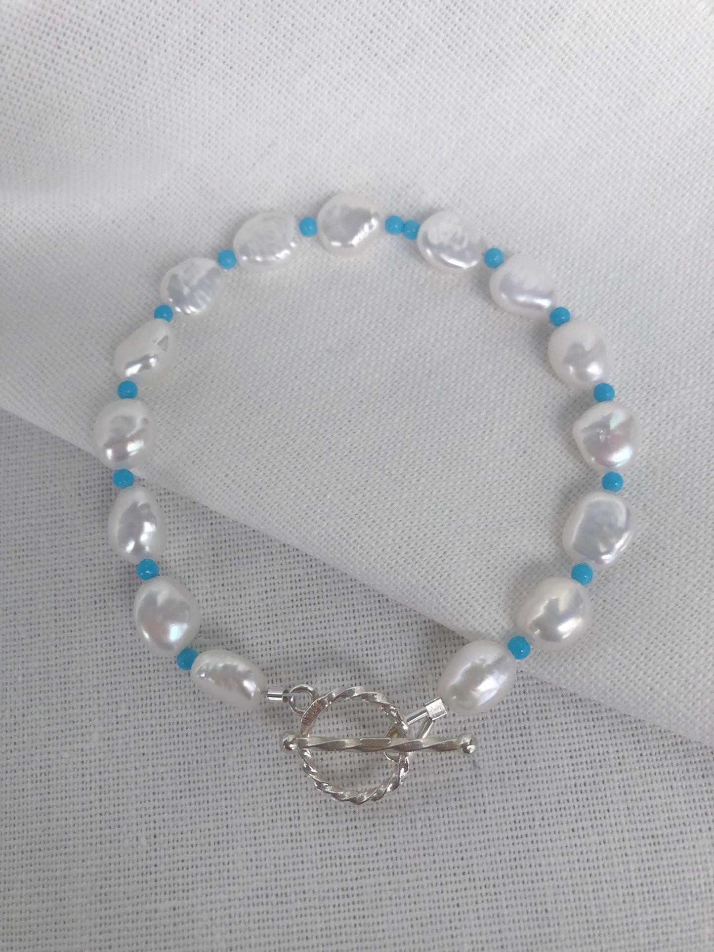 Lune Blanche de Mistissi Baroque Pearl Bracelet with blue beads