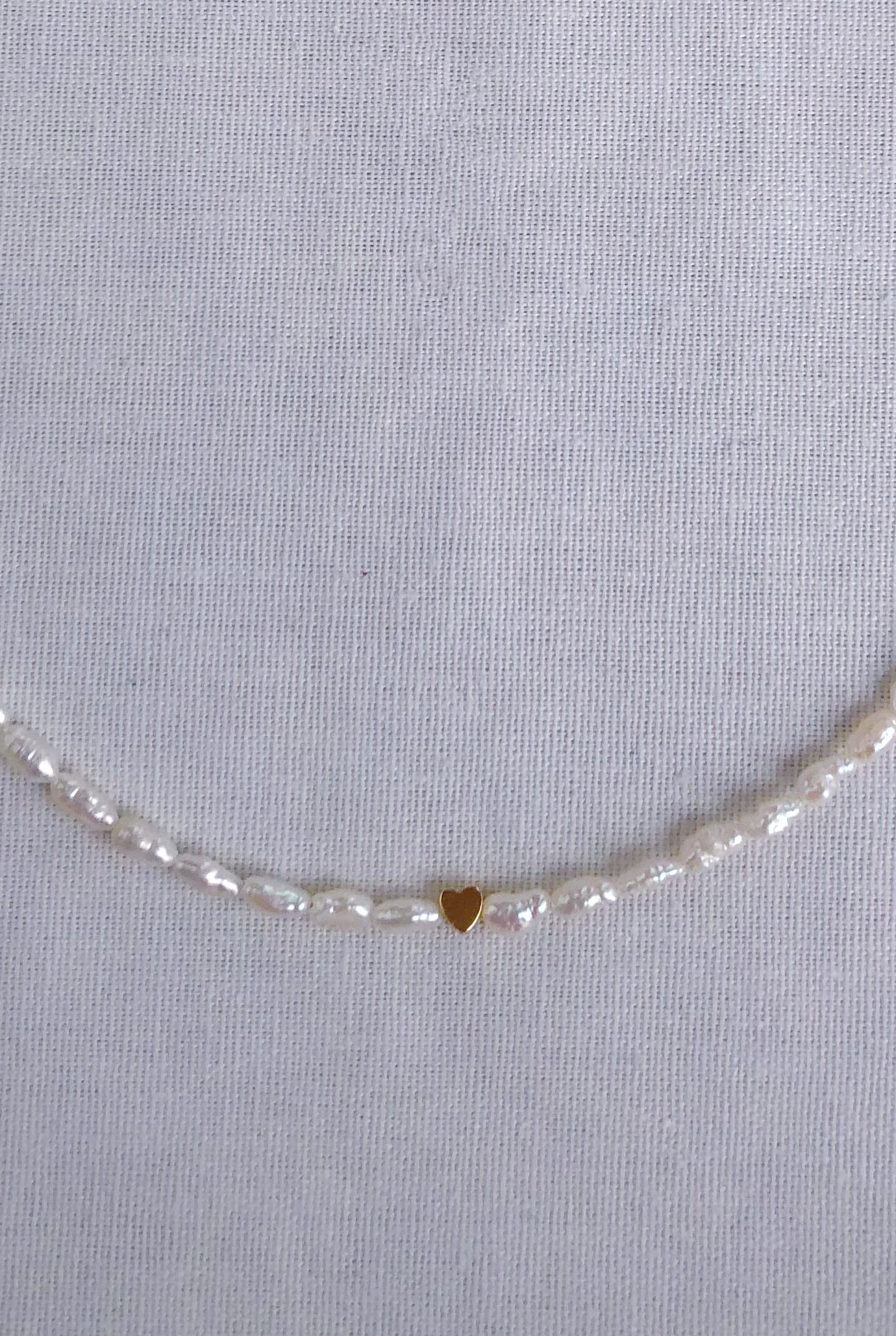 Tour de cou minimaliste en perles Amour de Mistissi