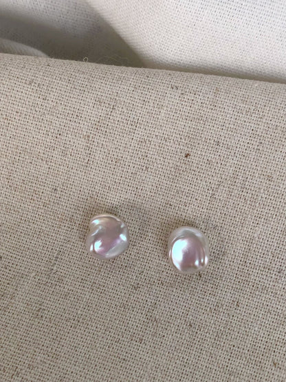 Petale de Mistissi – Pearl Stud Earring