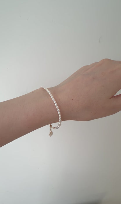 Flower Pearl Bracelet