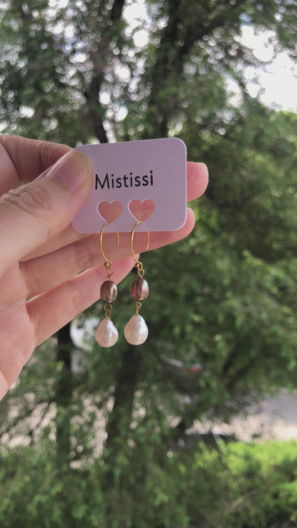 Couleur de Mistissi Duo: Baroque Freshwater Pearl Earrings
