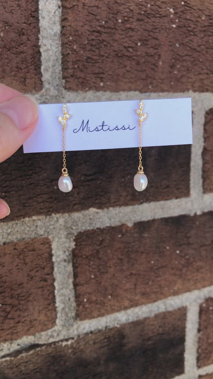 Feuille d'Or – CZ Leaf & Pearl Drop Earrings